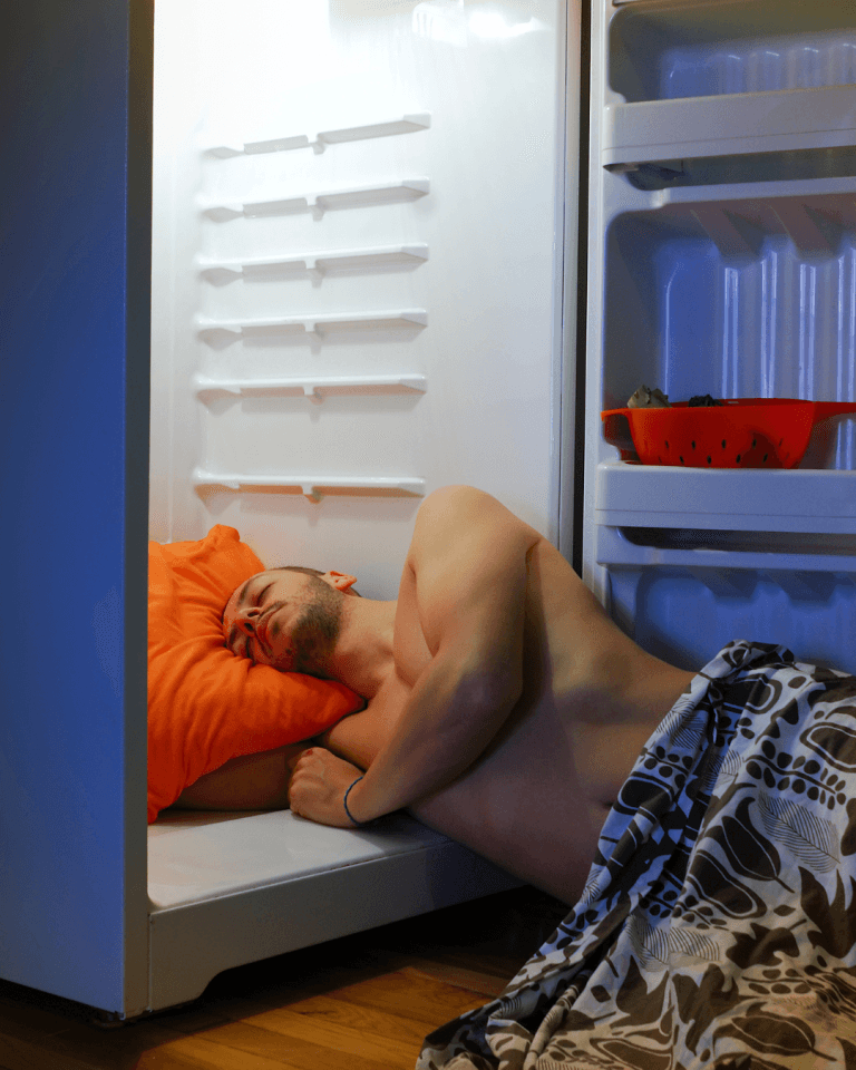 baby suffering Sleeping in the heat